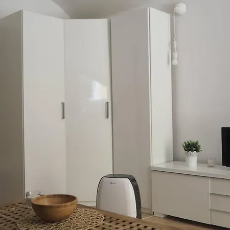 Cozy With A Garden, In The Center!