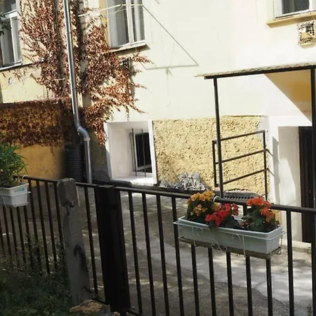 Cozy With A Garden, In The Center! Apartment *