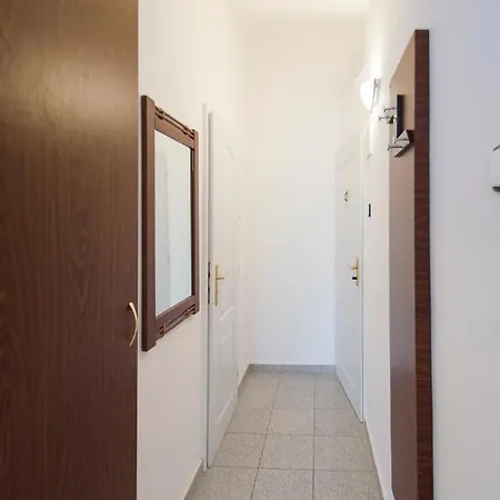 Modern Skolska 20 Apartment Prague