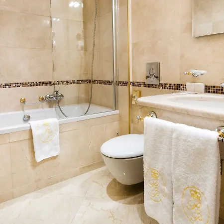 Luxury Family Royal Palace Prága