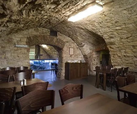 Orea Place Charles Bridge 아파트호텔 프라하
